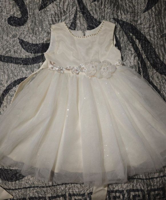 Платье на девочку