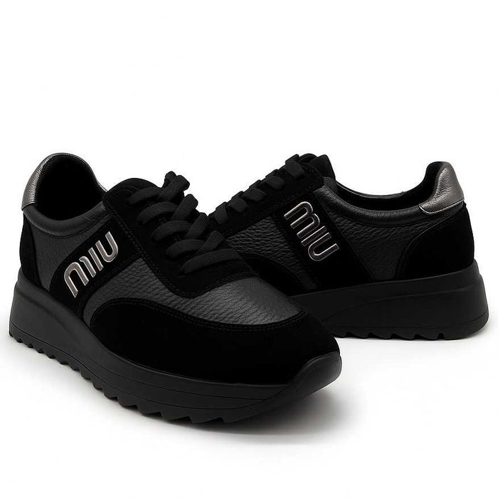 Дамски черни обувки от естествена кожа с платформа и метален акцент