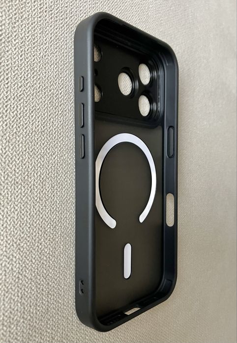 Husa pentru iPhone 17 Pro, semi-transparenta