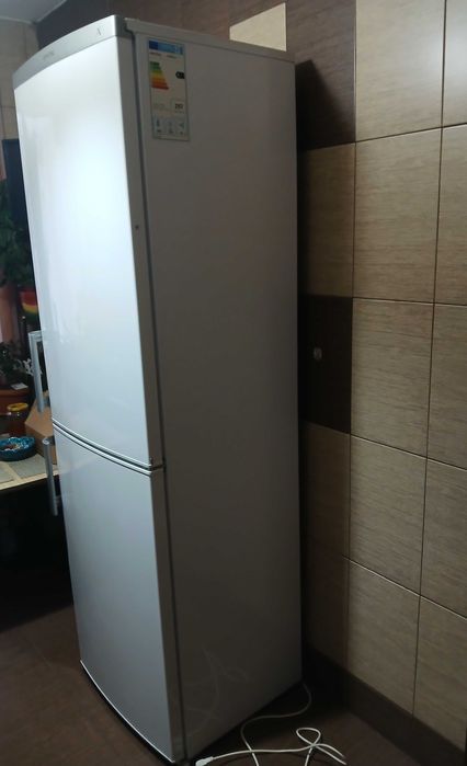 Frigider Arctic 205L