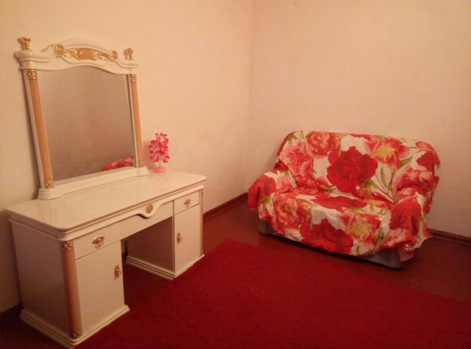 2 ком. в центре на 1 ком. в центре с Вашей доплатой.