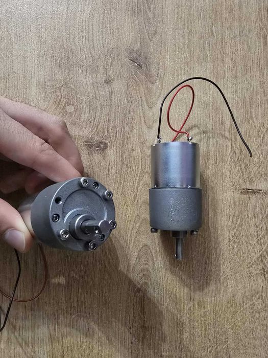 Motoare cu reductor 150:1 37Dx57L mm