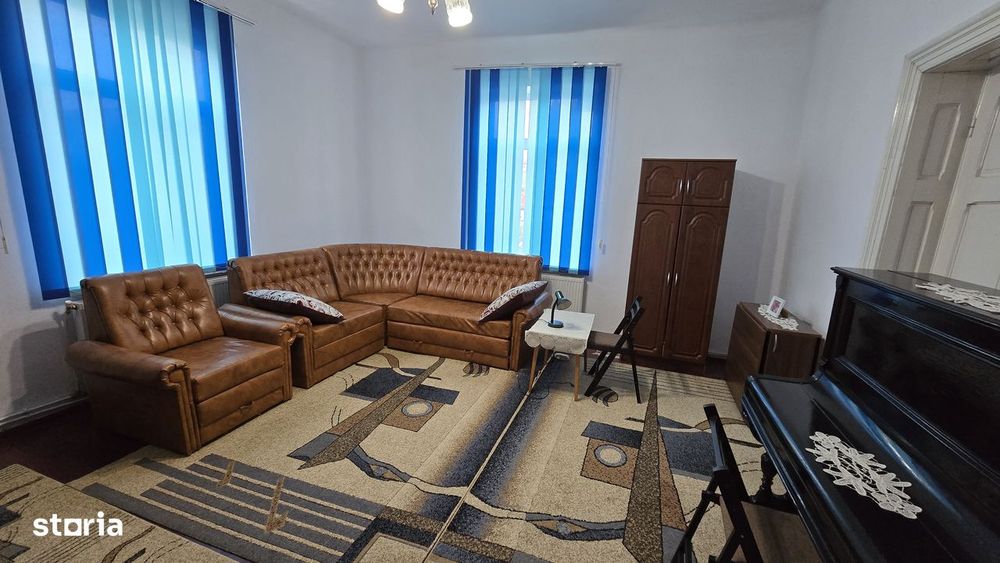 Ofer spre închiriere casa zona Policlinica