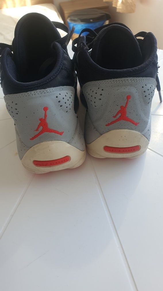 Оригинални маратонки  Nike Jordan  за момче