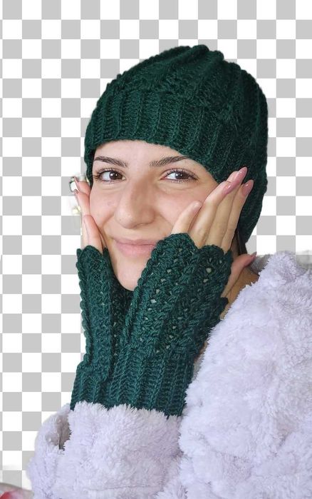 Ръчно плетени шапка и ръкавици без пръсти