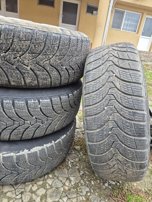 Vând roți  r14 r15 r16