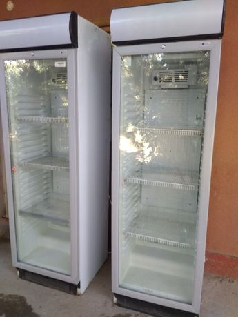 Продам Витринный холодильник