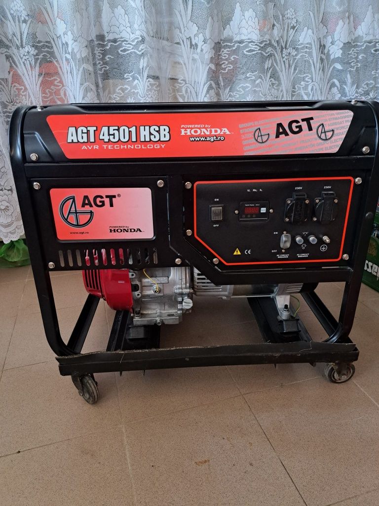 Vând generator Honda AGT