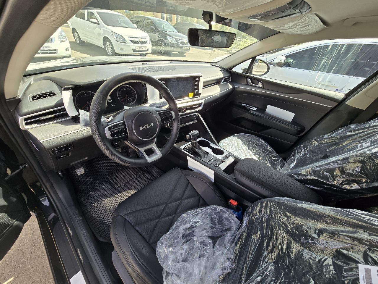 Kia k5 sotiladi 2-pozitsiya