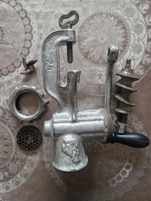 Продам Мясорубку СССР