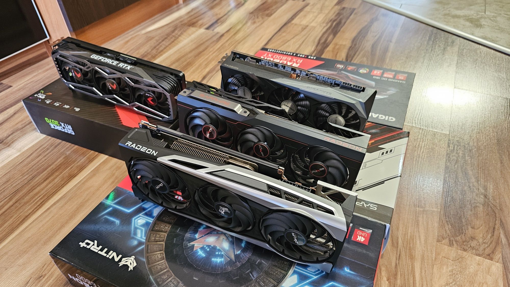 Продавам , разменям AMD RX 6800,6800xt,RTX3070-като нови !!