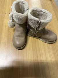 Зимни обувки за момиче LC WAIKIKI