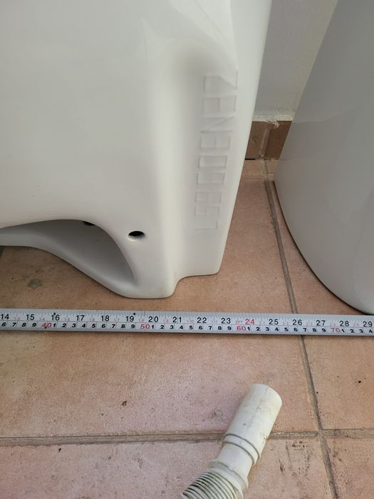 Lavoar ceramic cu picior