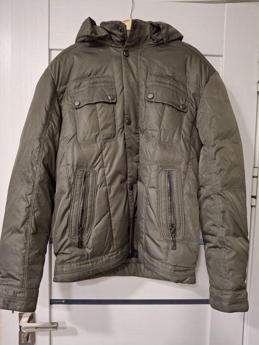 Продаётся  куртка зимняя. Новая , размер 48-50 Производство  Китай.