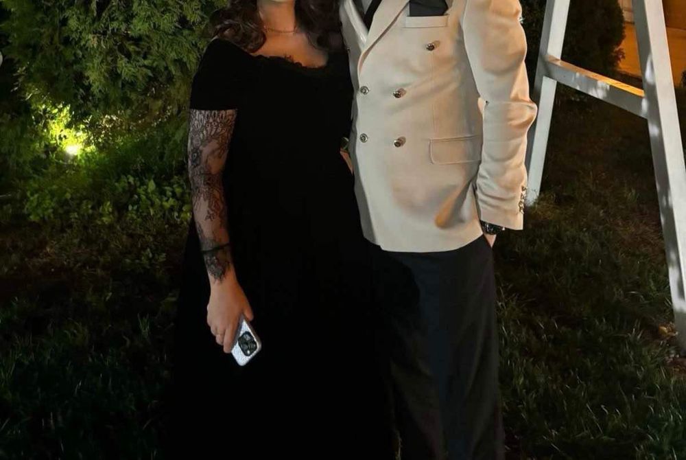 Rochie cu corset din catifea neagră facuta la comanda.