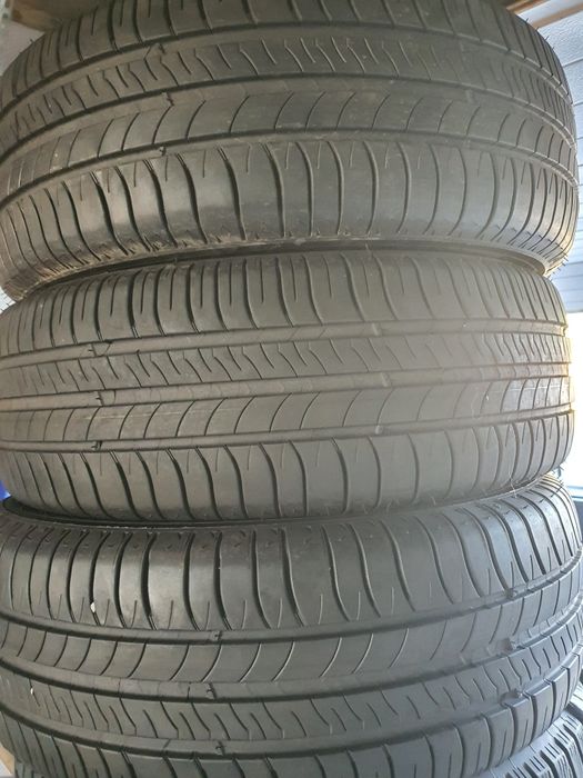 Vând set cauciucuri MICHELIN 205 60 R16