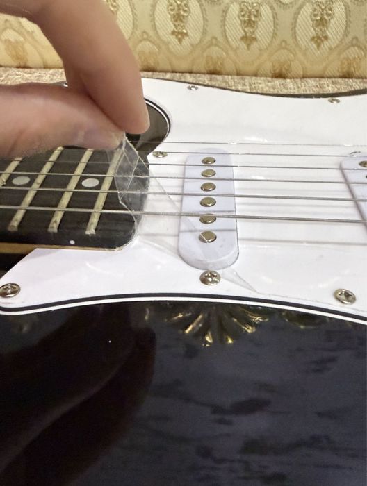 Нова електрическа китара