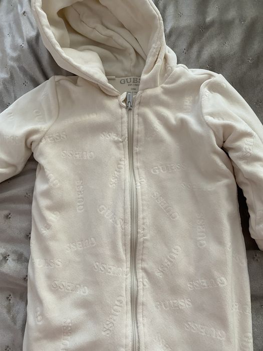 Космонавт Guess плюшен