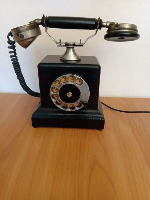 Български ретро телефон