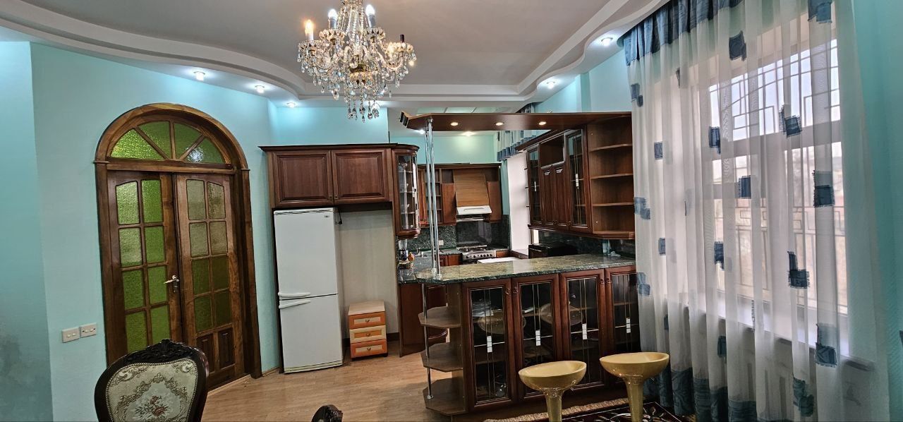 3х-комнатная квартира. ЗАРХАЛ ресторан.Срочно продаётся.