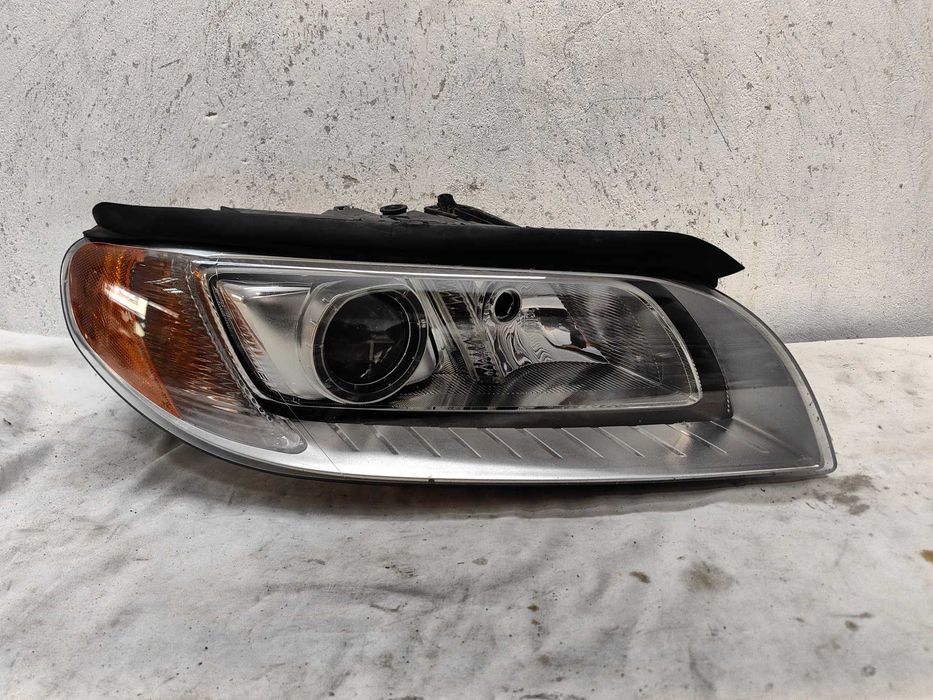 Оригинален фар Волво   Volvo V70 S80  Bixenon
