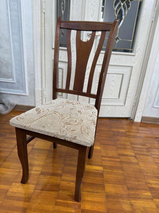 Арзонга стол ва стуллар сотилади