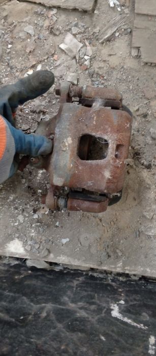 Продам запчасти на Нисан Цефиро. Так же двигатель на нисан Тино