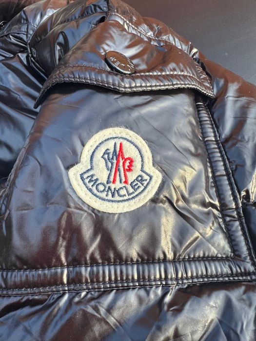 Vând geaca m.o.n.c.l.e.r Originala , NFC , Urgent , Cadoul Perfect