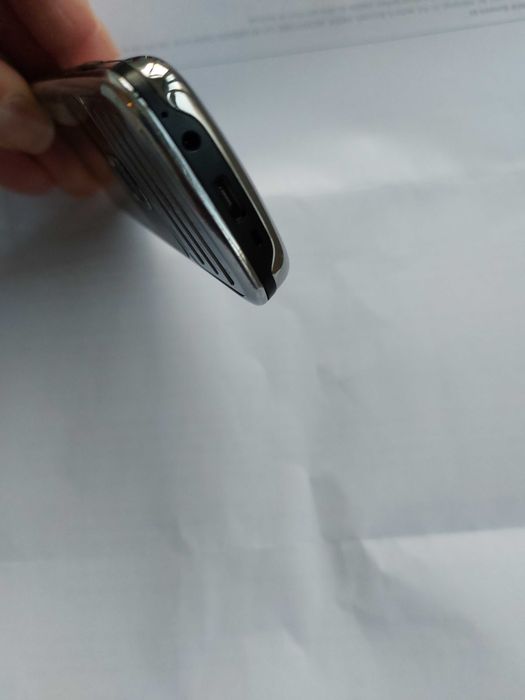 Nokia 6700 original shiny silver decodat cu doar 96 ore vorbite pe el