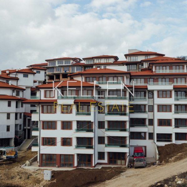 Продава се Тристаен апартамент в Варна, Виница - 118 кв.м за 1449 €/кв.м - Снимка #4