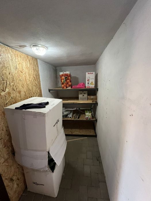 Dau în chirie garaj / spatiu depozitare str. Ciocarliei