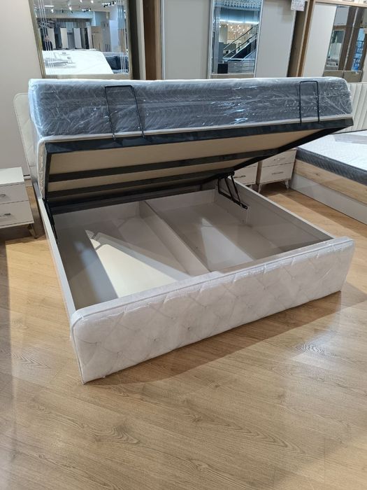 Двухспальная кровать