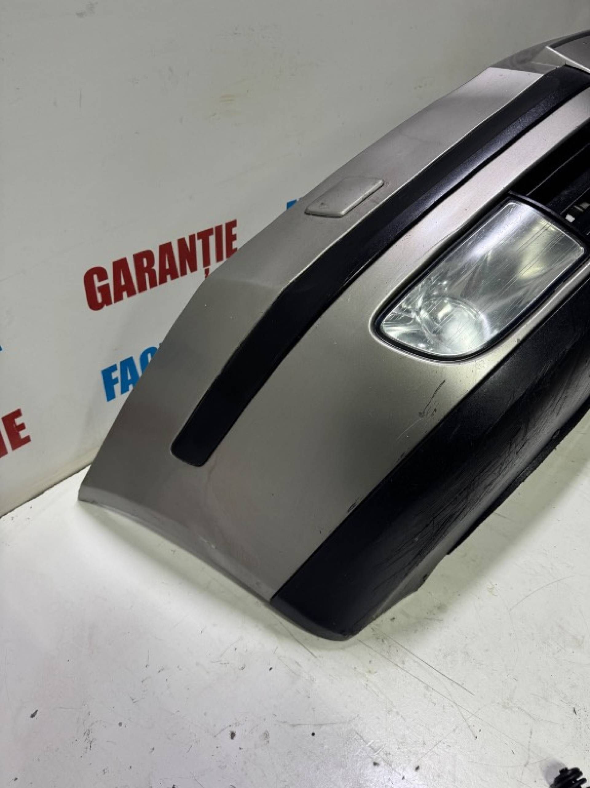 Bară spoiler față cu proiectoare spălătoare Skoda Octavia 2 gri