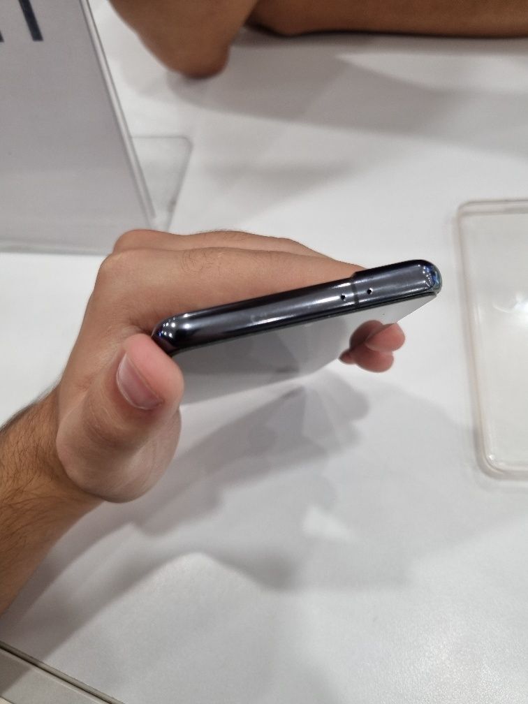 Samsung s 21 5G  srochno sotiladi