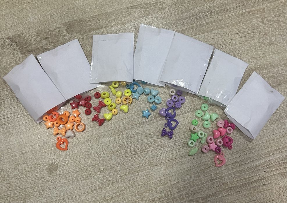 10 pachete de margele pentru a-ti personaliza bratara cum doresti