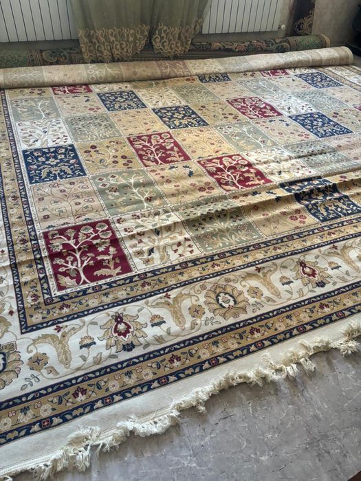 продаеться ковер