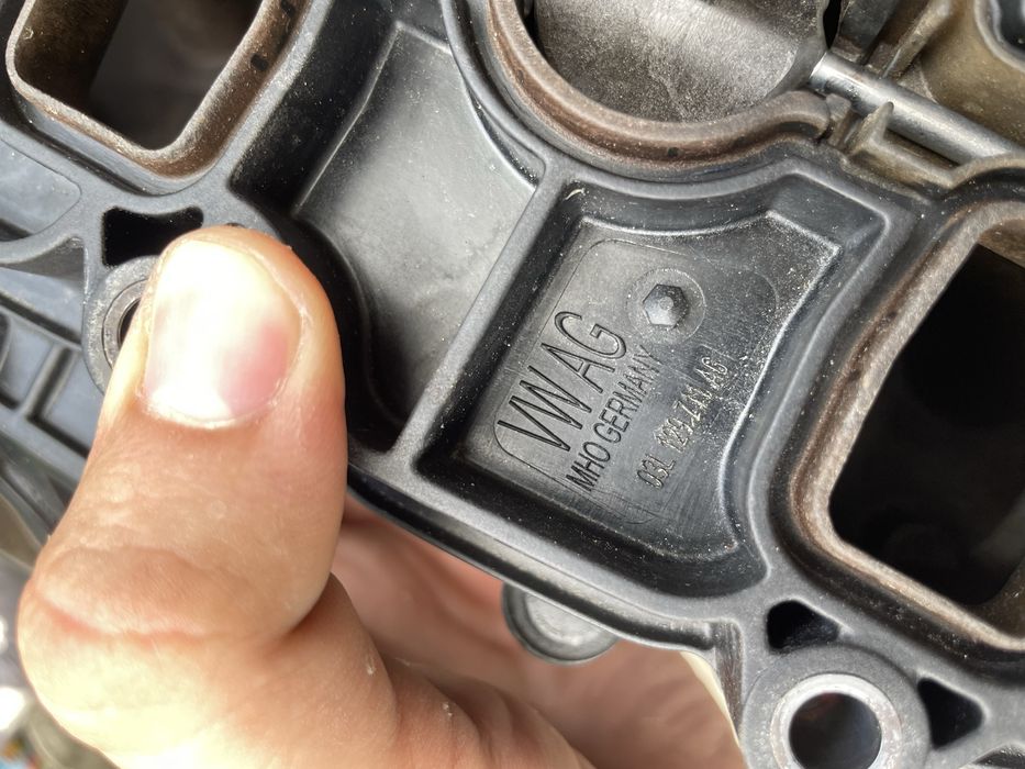 Galerie Admisie cu clapete CBAB 03L129711AG