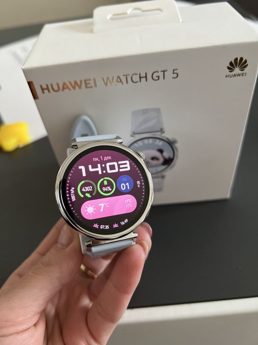 Часовник Huawei GT5