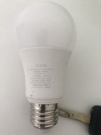 Лампочка Aqara для умного дома