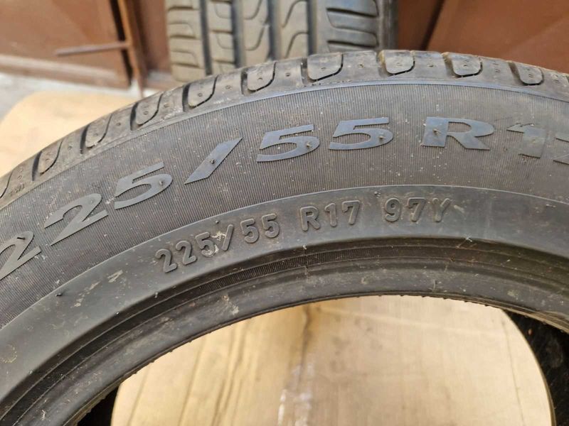 2 Pirelli R17 225/55
летни гуми
DOT1917