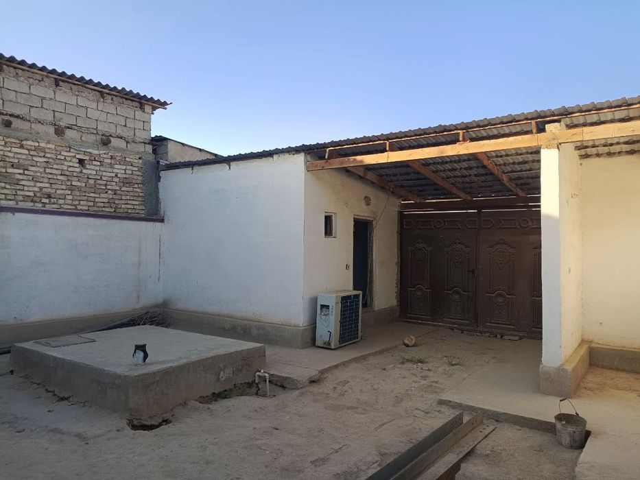 2 sotixlik katej sotiladi.