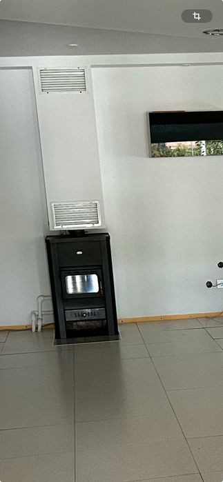 Șemineu pe lemne de vânzare.