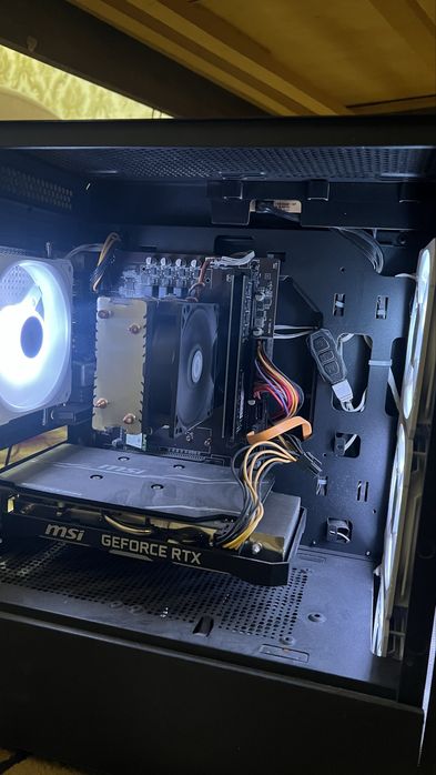 продается кейс 6 месяца работал почти новый