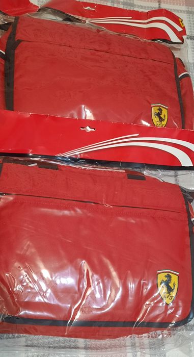 Vând geantă Ferrari- nouă