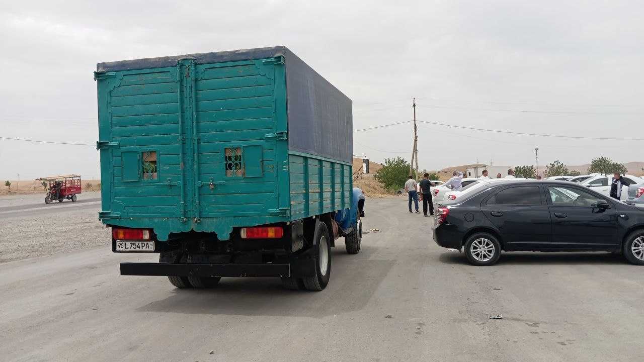 Zil 138 Ural matori beskamer balonlar