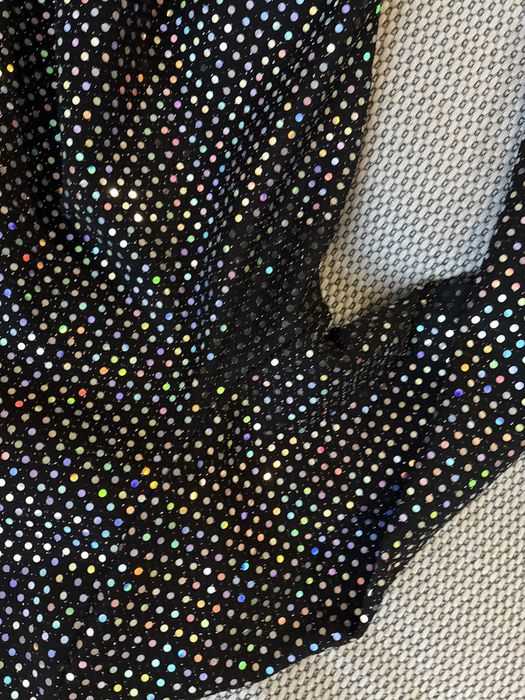 Разкроена рокля с пайети