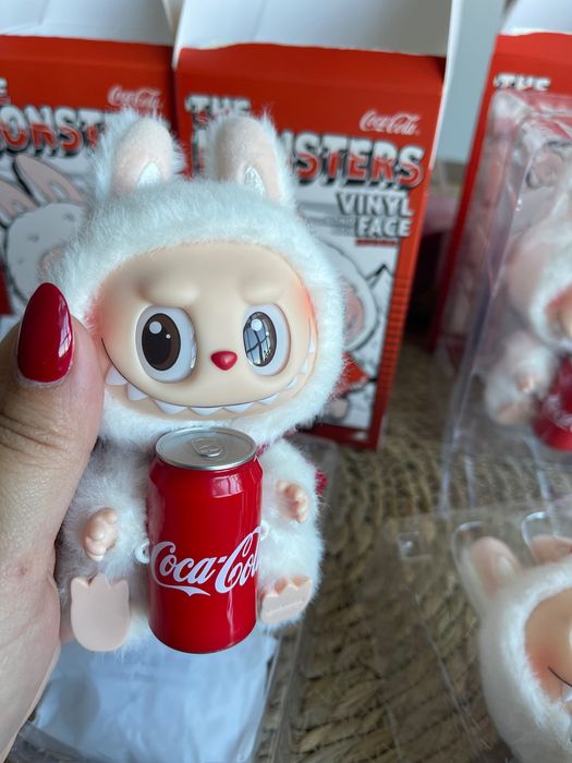 Лабубу от серията Coca Cola vinyl face 100% оригинално