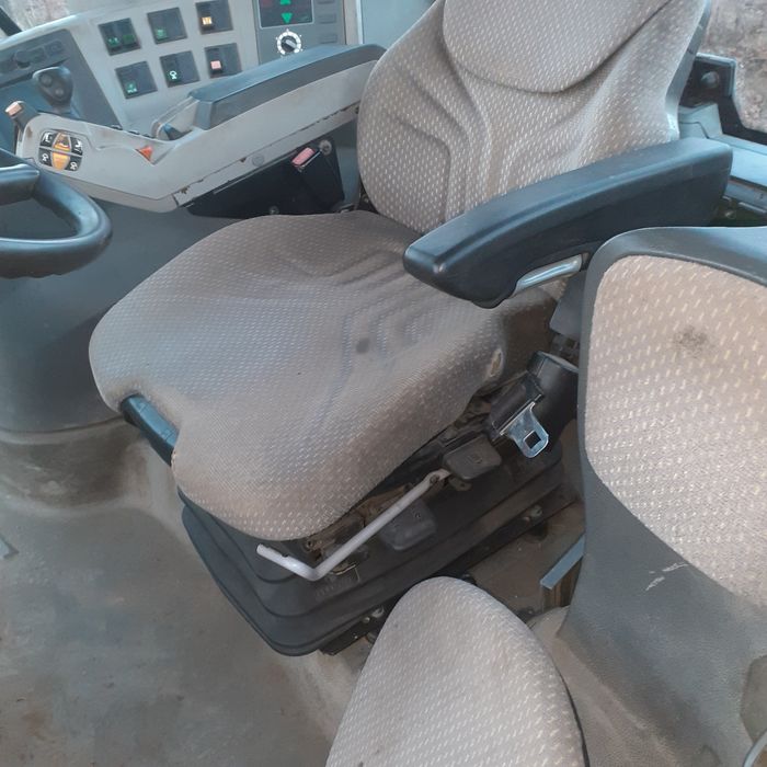 Vând Class Axion 830