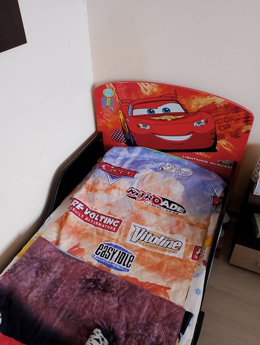 Детско легло на McQueen светкавицата