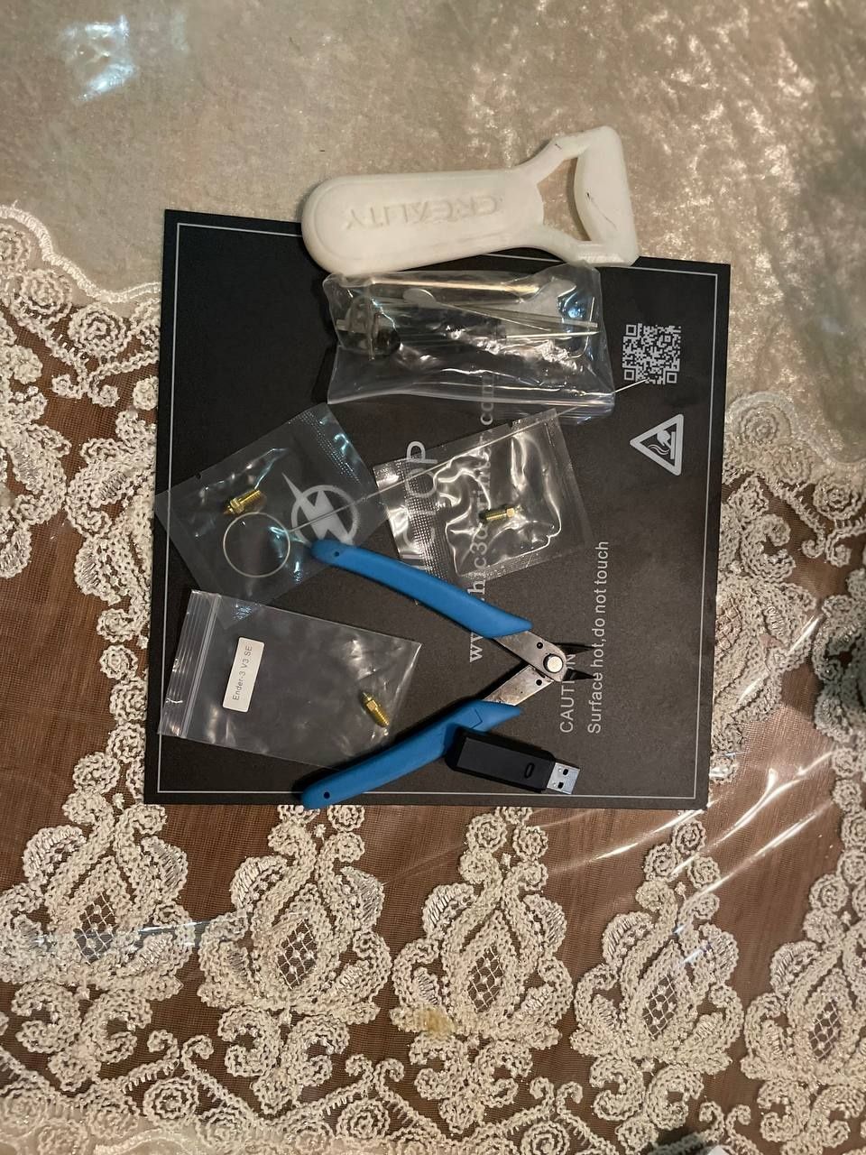 Ender 3 v3 se + 6ta filament + extiyot qismlar